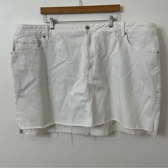 {28} Old Navy High Waisted O.G. Straight Cut Off Jean Mini Skirt 28 White - Picture 1 of 8
